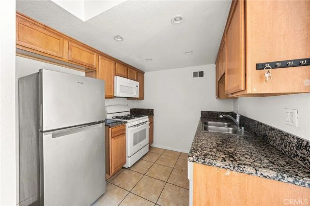 1327 Massachusetts 205, Riverside, CA 92507
