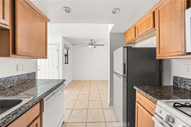 1327 Massachusetts 205, Riverside, CA 92507