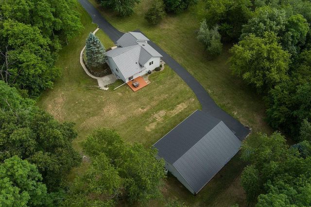 W11310 County Road V, Lodi, WI 53555