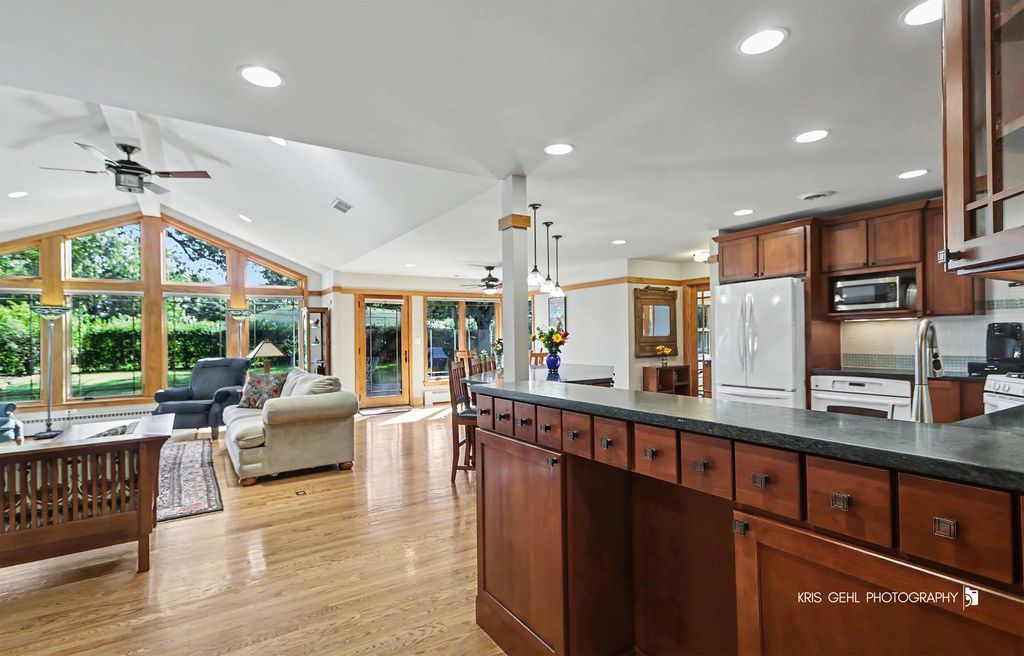 907 Sherwood Drive, Prospect Heights, IL 60070 — photo 4