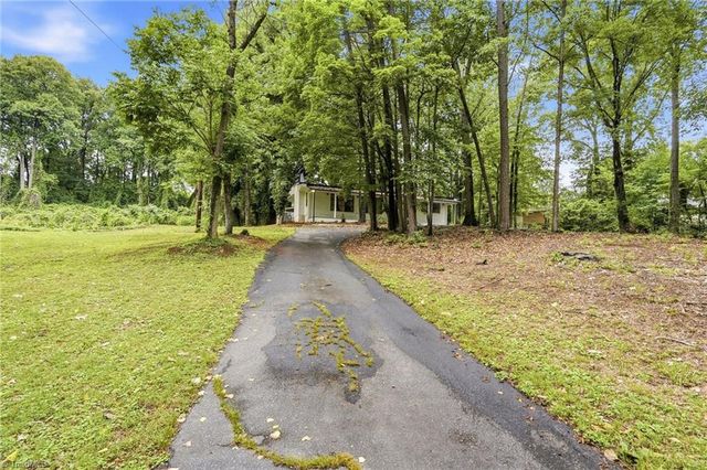 3304 New Walkertown Road, Winston-salem, NC 27105