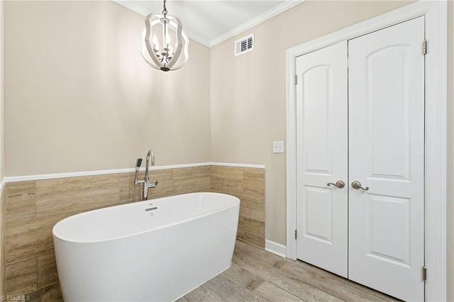 3304 New Walkertown Road, Winston-salem, NC 27105