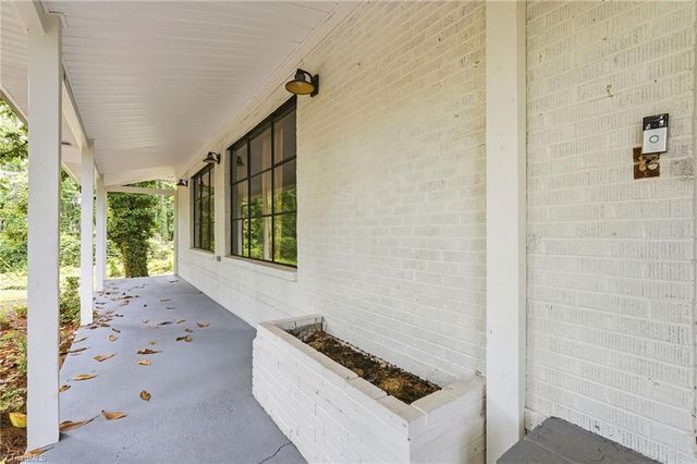 3304 New Walkertown Road, Winston-salem, NC 27105