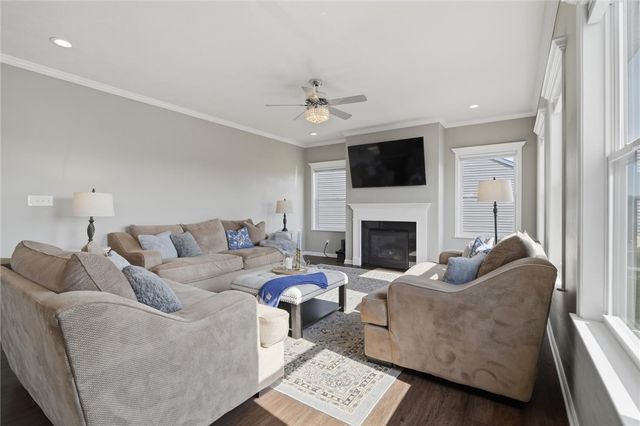 133 Azalea Cir, Rostraver, PA 15012
