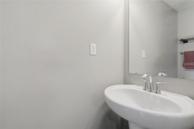 133 Azalea Cir, Rostraver, PA 15012