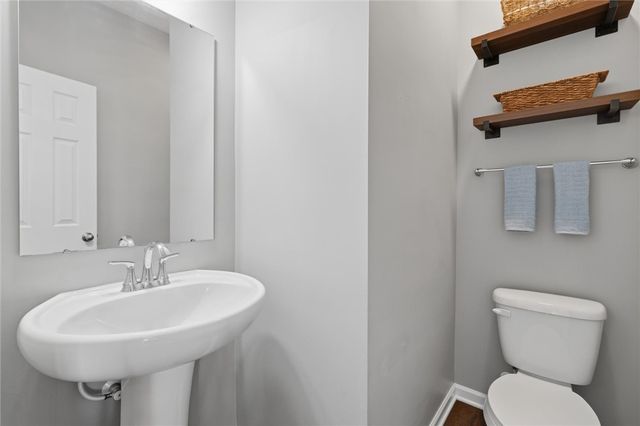 133 Azalea Cir, Rostraver, PA 15012