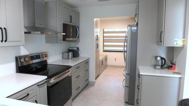 5225 Monterey Circle H, Delray Beach, FL 33484