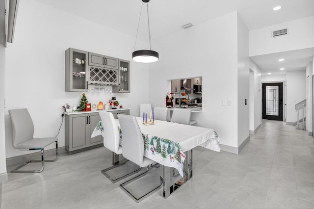 5225 Monterey Circle H, Delray Beach, FL 33484