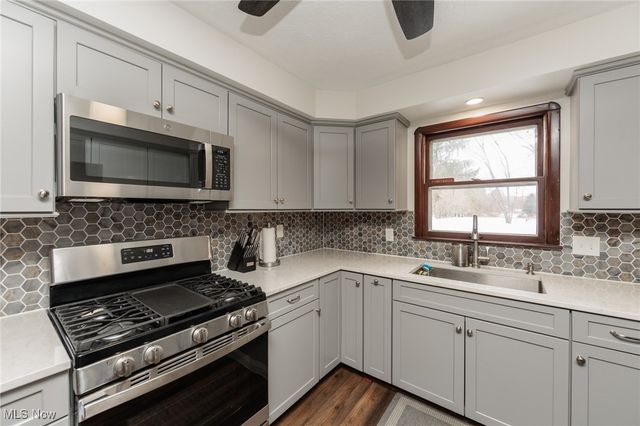 8963 Abbey Road, North Royalton, OH 44133