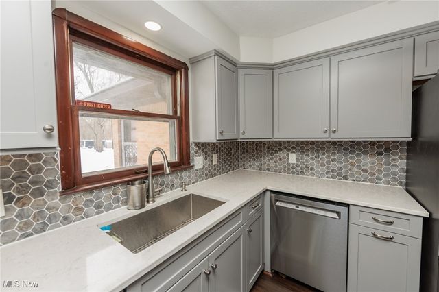 8963 Abbey Road, North Royalton, OH 44133