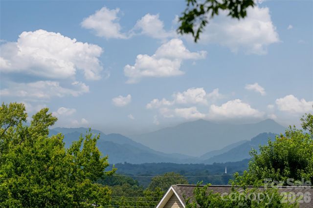 240 S Beaumont Street, Asheville, NC 28801