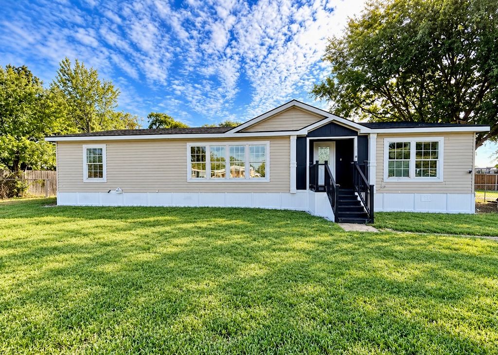 250 Rio Grande Drive, Midlothian, TX 76065 — exterior