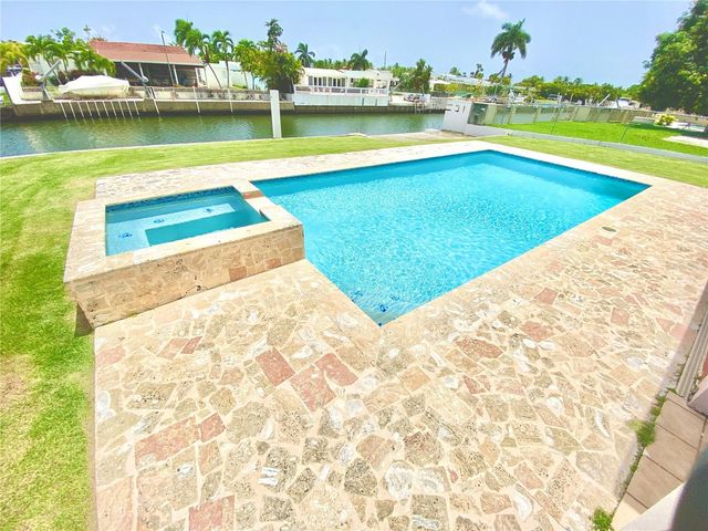 F-14 CALLE JAÉN, Carolina, PR 00983