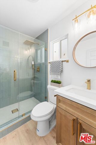 3815 W 60th Street, Los Angeles, CA 90043