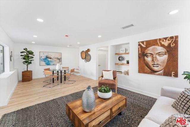 3815 W 60th Street, Los Angeles, CA 90043