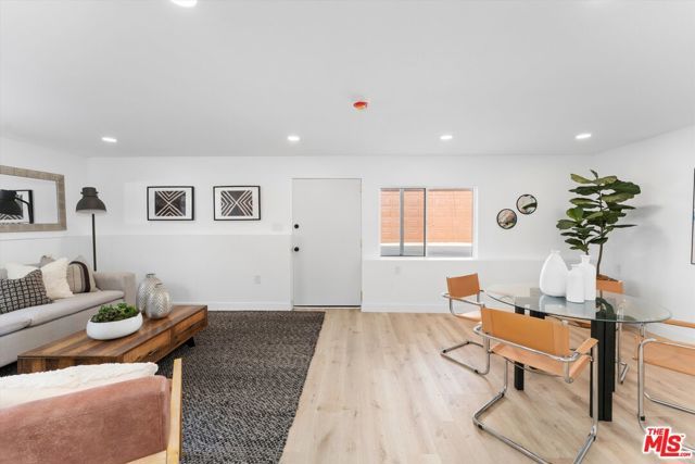 3815 W 60th Street, Los Angeles, CA 90043