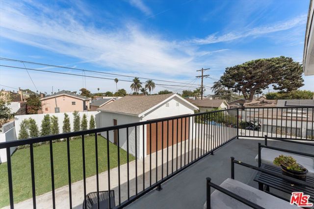 3815 W 60th Street, Los Angeles, CA 90043
