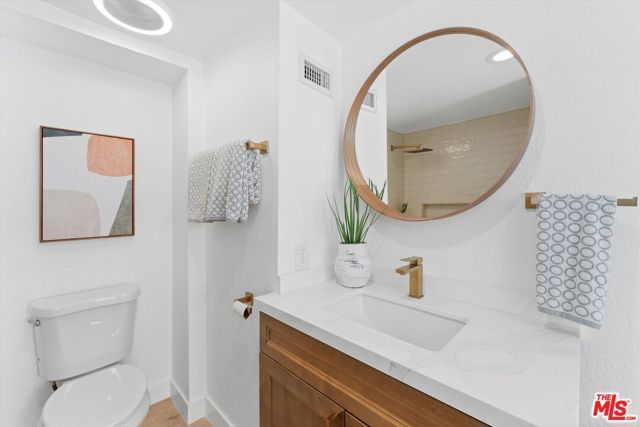 3815 W 60th Street, Los Angeles, CA 90043