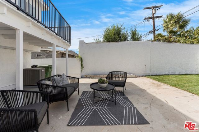 3815 W 60th Street, Los Angeles, CA 90043