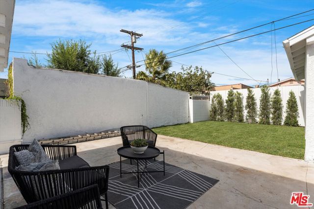 3815 W 60th Street, Los Angeles, CA 90043