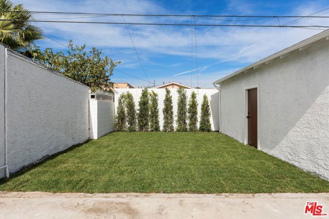 3815 W 60th Street, Los Angeles, CA 90043