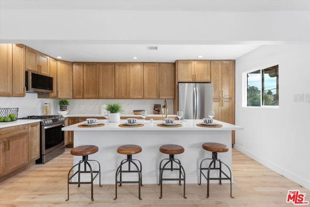 3815 W 60th Street, Los Angeles, CA 90043