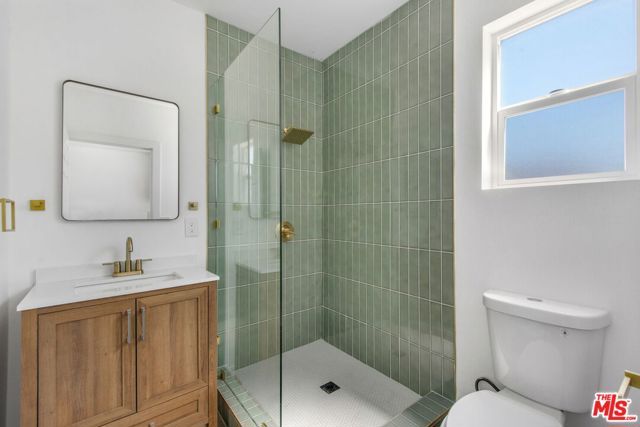 3815 W 60th Street, Los Angeles, CA 90043