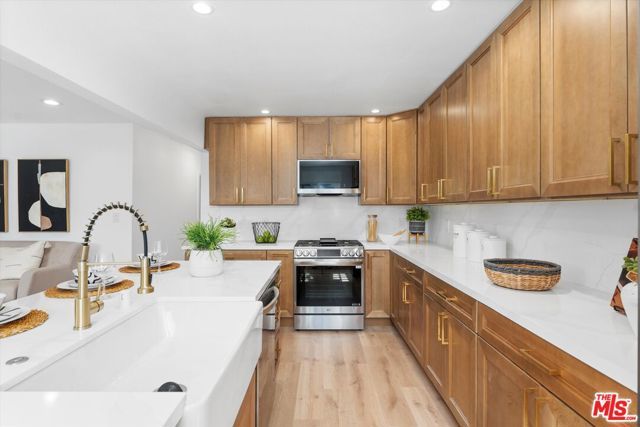 3815 W 60th Street, Los Angeles, CA 90043