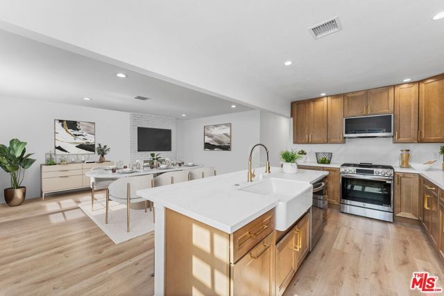 3815 W 60th Street, Los Angeles, CA 90043