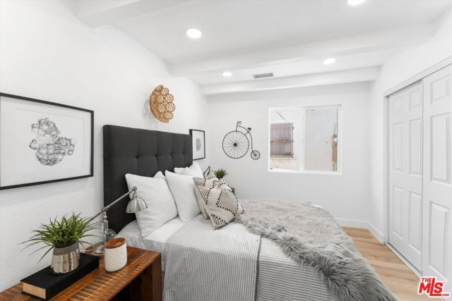 3815 W 60th Street, Los Angeles, CA 90043