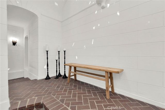 2111 Rockledge, Los Angeles, CA 90068