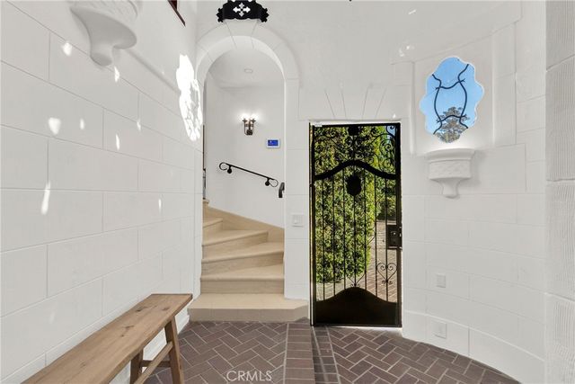 2111 Rockledge, Los Angeles, CA 90068