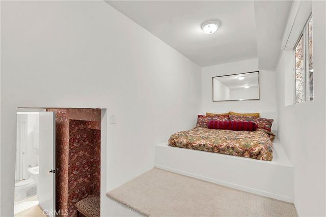 2111 Rockledge, Los Angeles, CA 90068