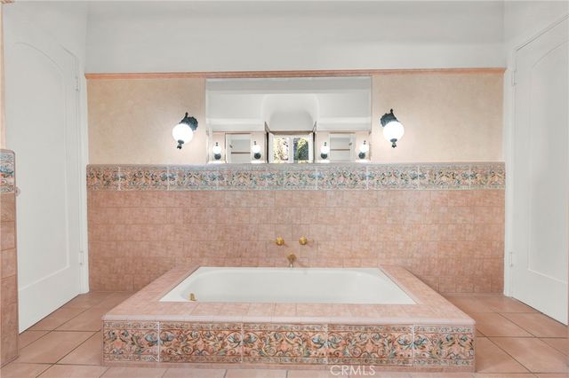 2111 Rockledge, Los Angeles, CA 90068