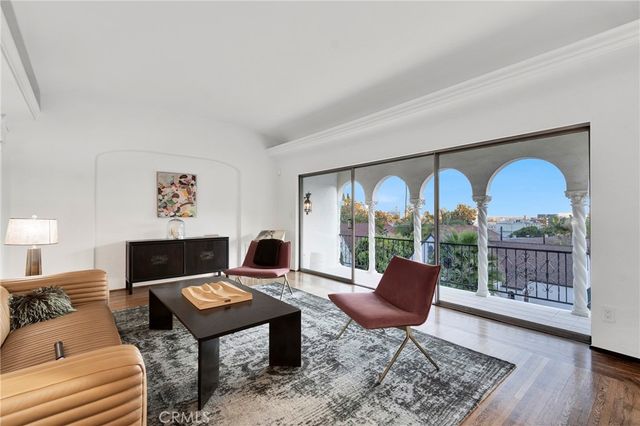 2111 Rockledge, Los Angeles, CA 90068