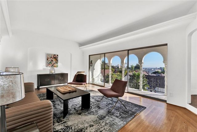 2111 Rockledge, Los Angeles, CA 90068