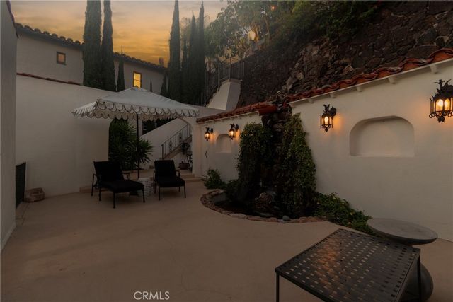 2111 Rockledge, Los Angeles, CA 90068