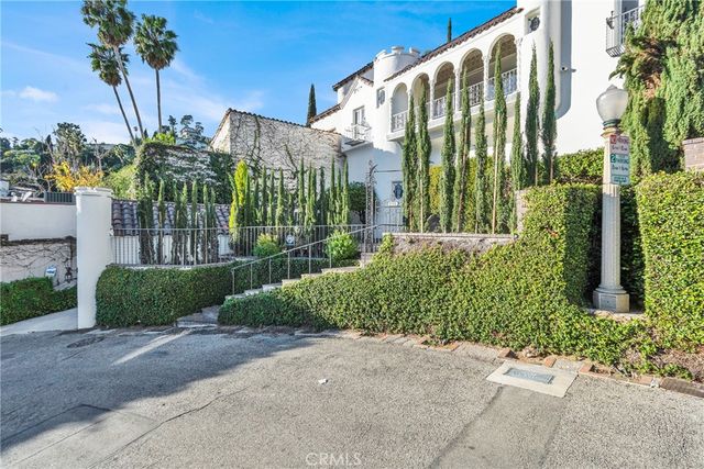 2111 Rockledge, Los Angeles, CA 90068