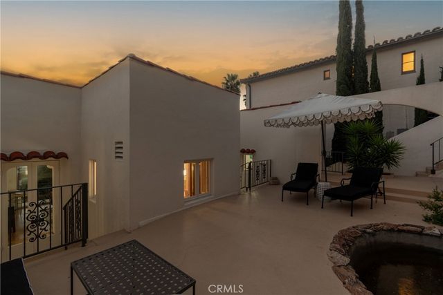 2111 Rockledge, Los Angeles, CA 90068