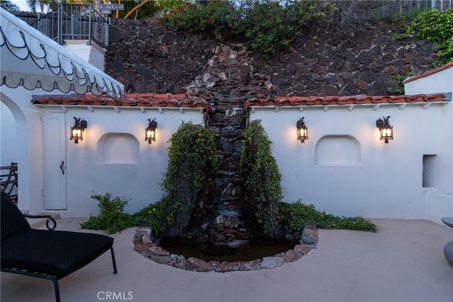 2111 Rockledge, Los Angeles, CA 90068