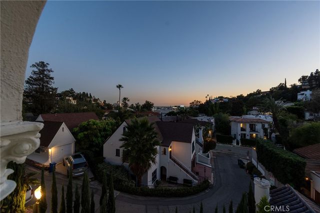 2111 Rockledge, Los Angeles, CA 90068