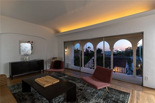 2111 Rockledge, Los Angeles, CA 90068