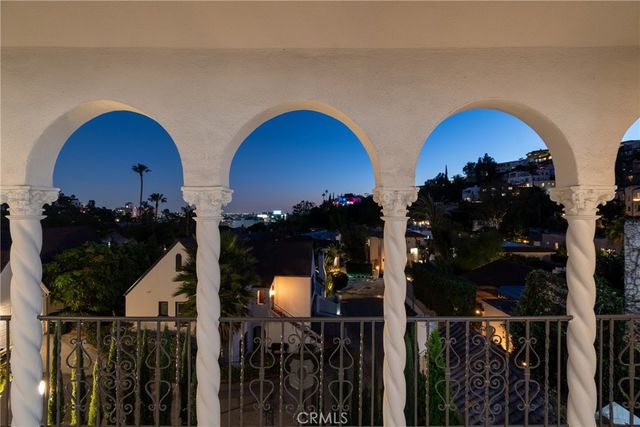 2111 Rockledge, Los Angeles, CA 90068