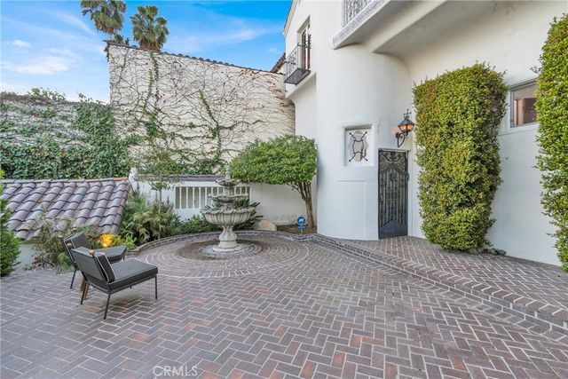 2111 Rockledge, Los Angeles, CA 90068