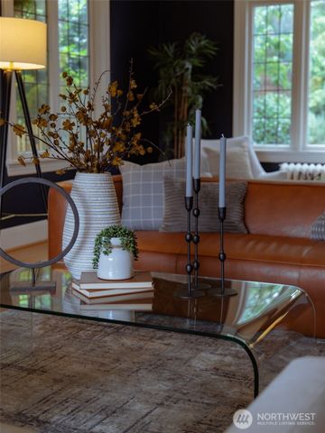 1812 10th Avenue E, Seattle, WA 98102