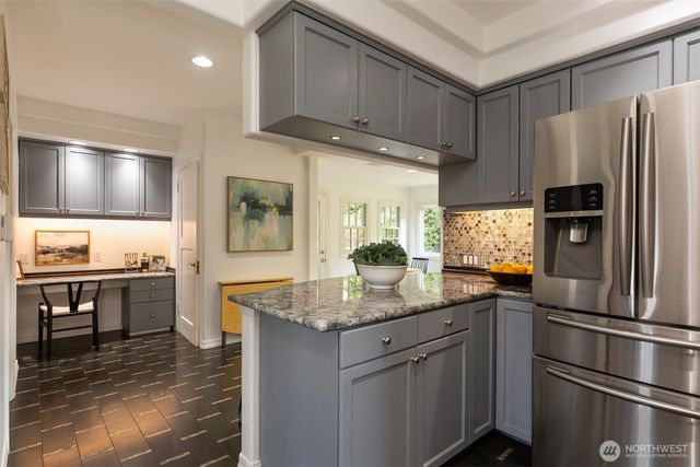 1812 10th Avenue E, Seattle, WA 98102