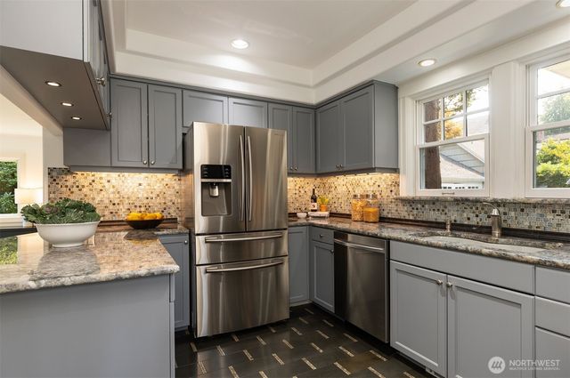 1812 10th Avenue E, Seattle, WA 98102