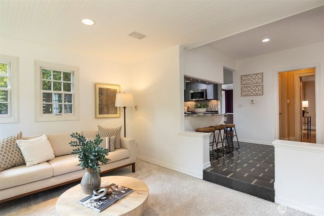 1812 10th Avenue E, Seattle, WA 98102