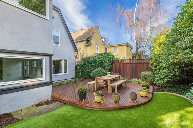 1812 10th Avenue E, Seattle, WA 98102
