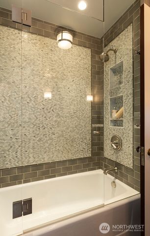 1812 10th Avenue E, Seattle, WA 98102